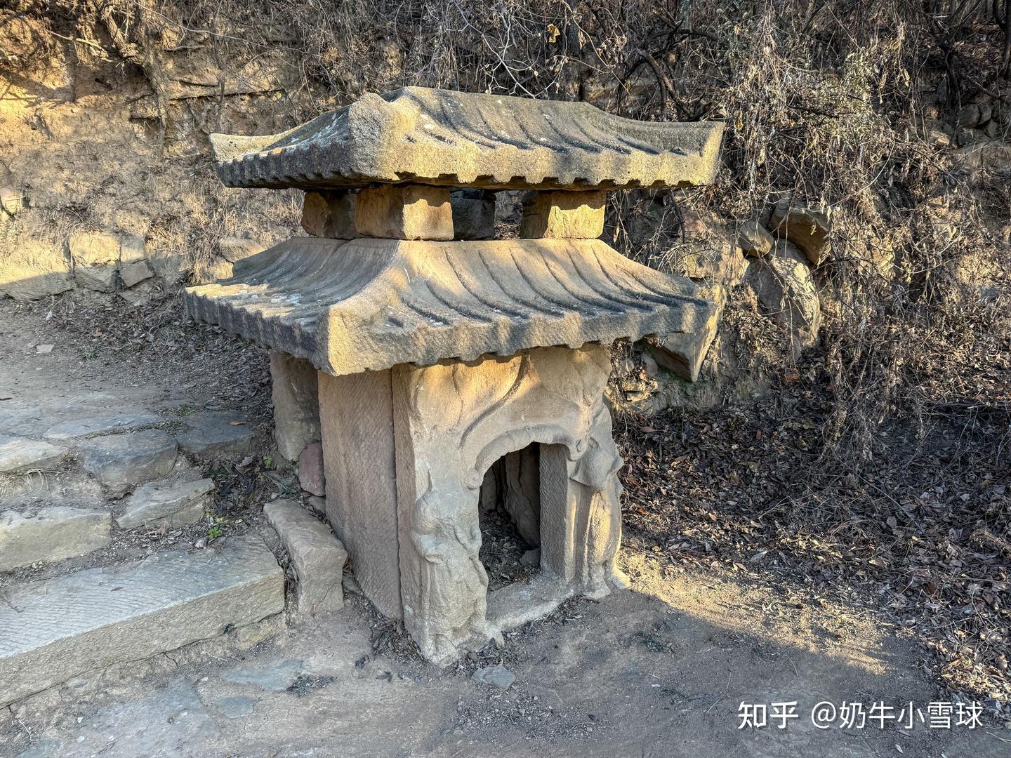 A scenic view of Jincheng Yangtou Shan Grottoes