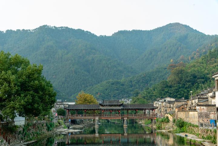 A scenic view of Jingdezhen Yaoli Gaibian Jiuzhi