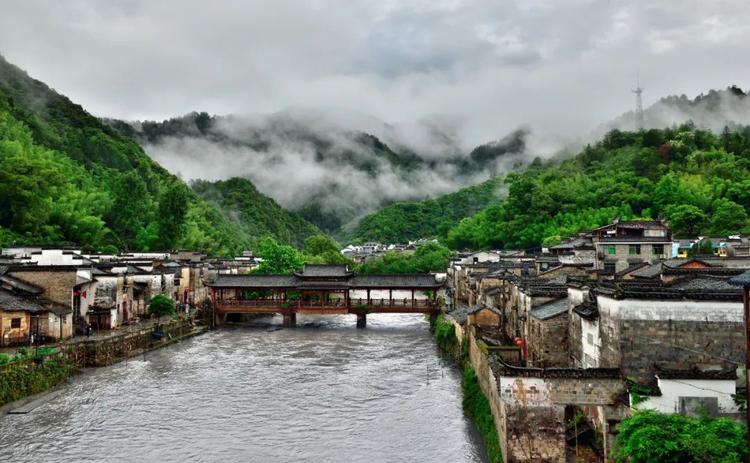 A scenic view of Jingdezhen Yaoli Gaibian Jiuzhi