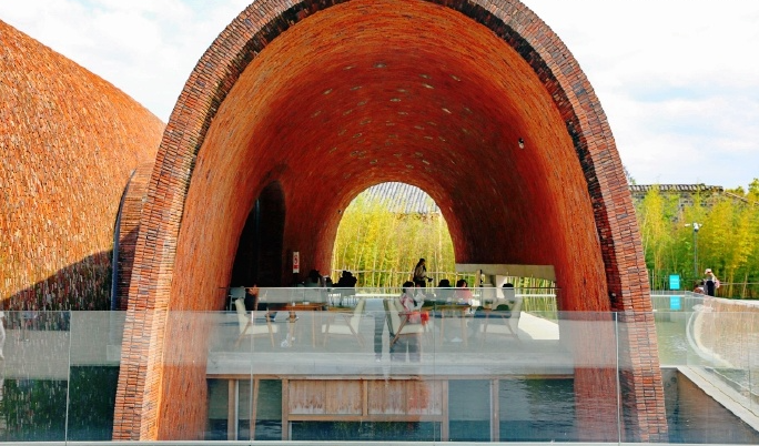 A scenic view of Jingdezhen Zhenyao