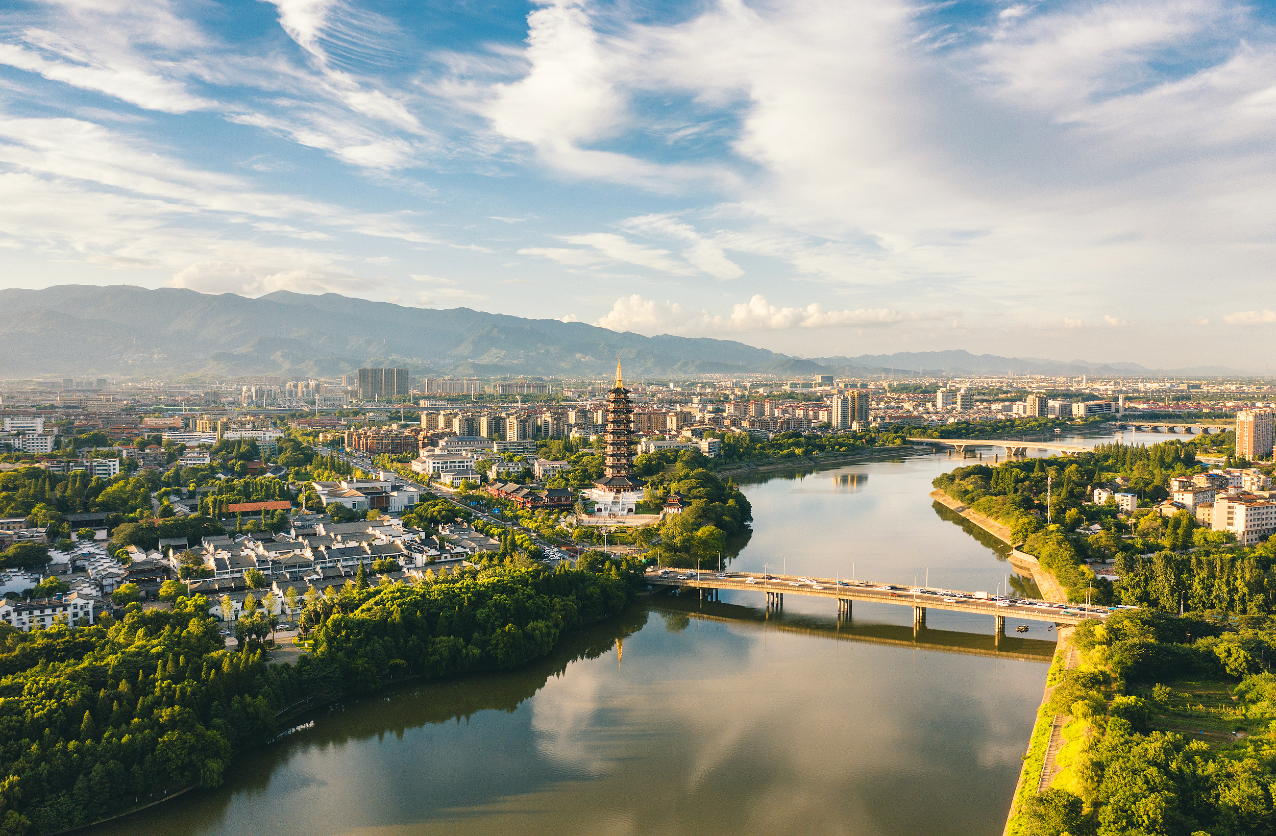 A scenic view of Jinhua Falongsi Jingchuang