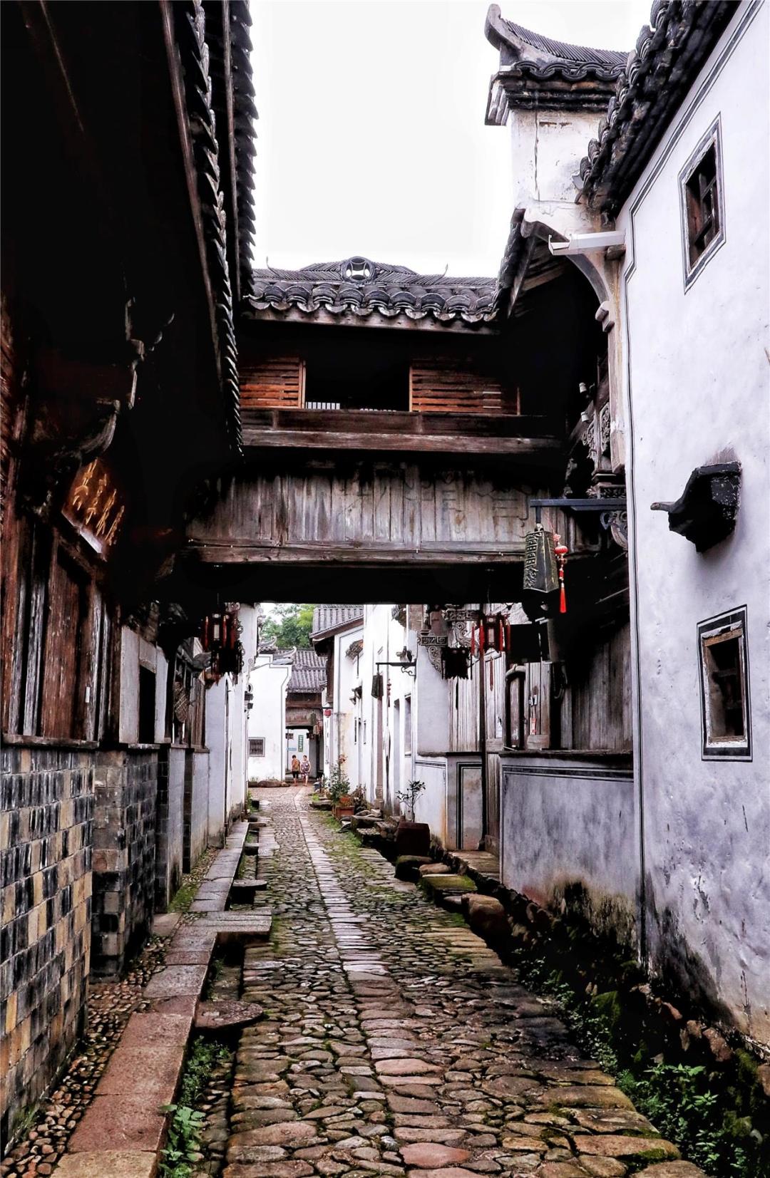 A scenic view of Jinhua Yuqingtang