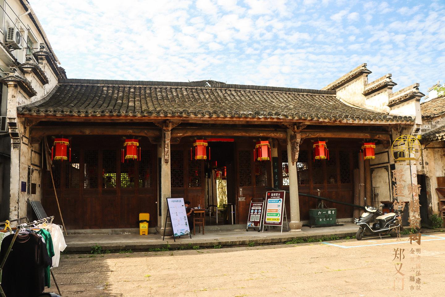 A scenic view of Jinhua Zhengyimen Gu Jianzhuqun