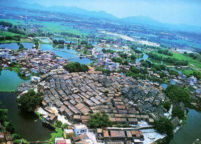 A scenic view of Jinhua Zhuge Changle Cunminju