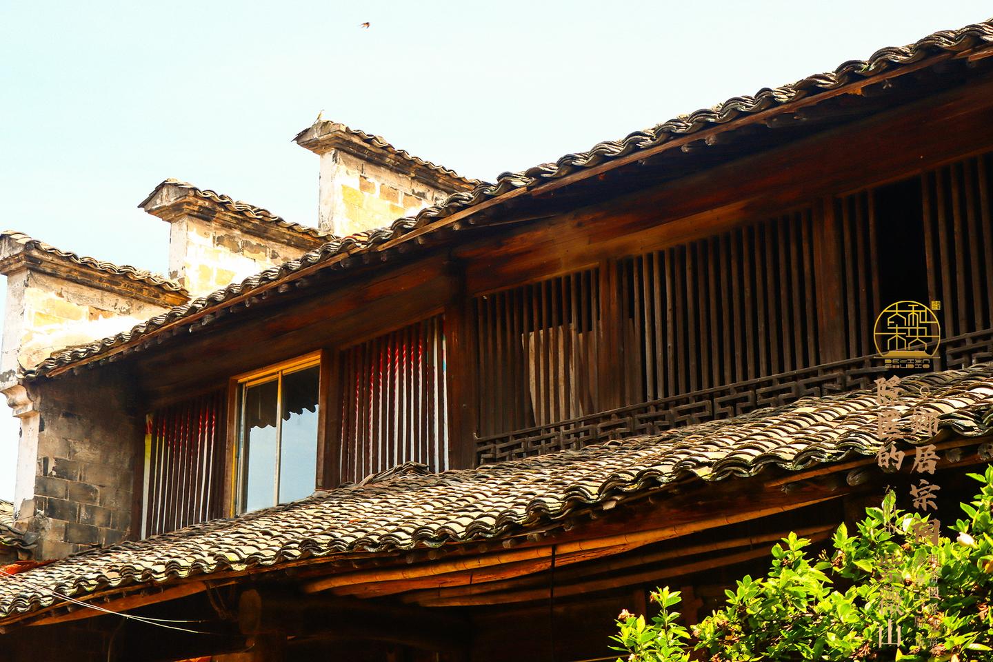 A scenic view of Jinhua Ziweishan Minju