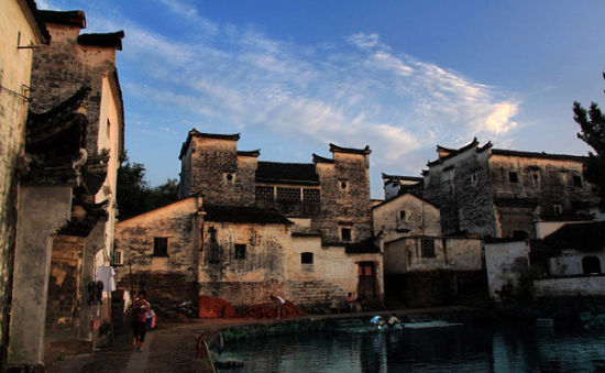 A scenic view of Jinhua Ziweishan Minju