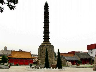 A scenic view of Jining Chongjue Si Tieta