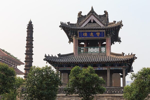 A scenic view of Jining Chongjue Si Tieta