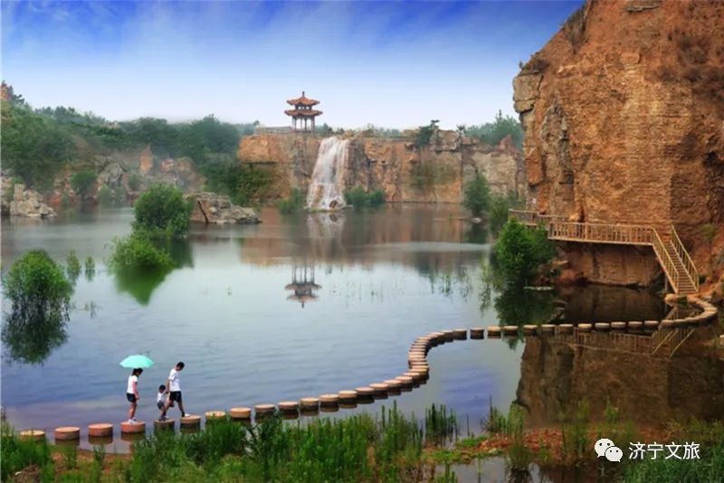 A scenic view of Jining Guangshan Si Ta