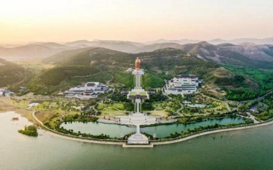A scenic view of Jining Nishan Kongmiao He Shuyuan