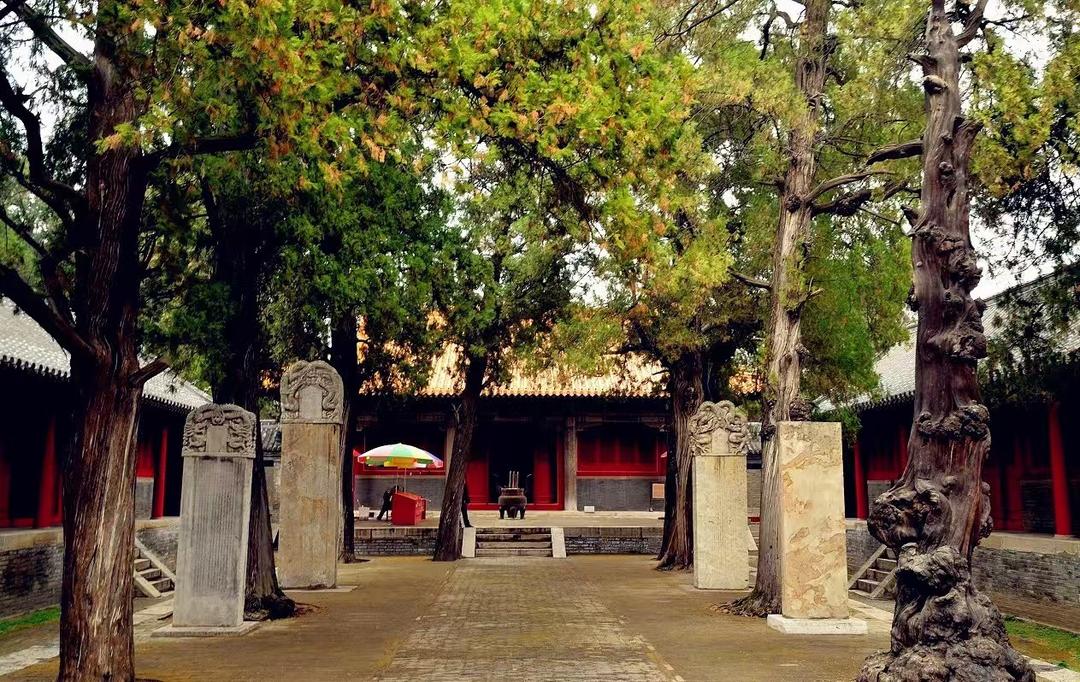 A scenic view of Jining Nishan Kongmiao He Shuyuan