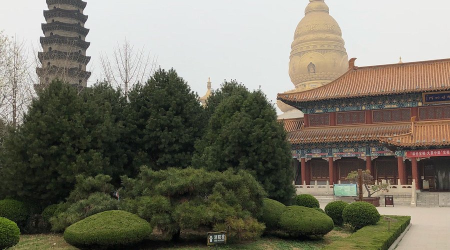 A scenic view of Jining Taizi Lingzong Ta