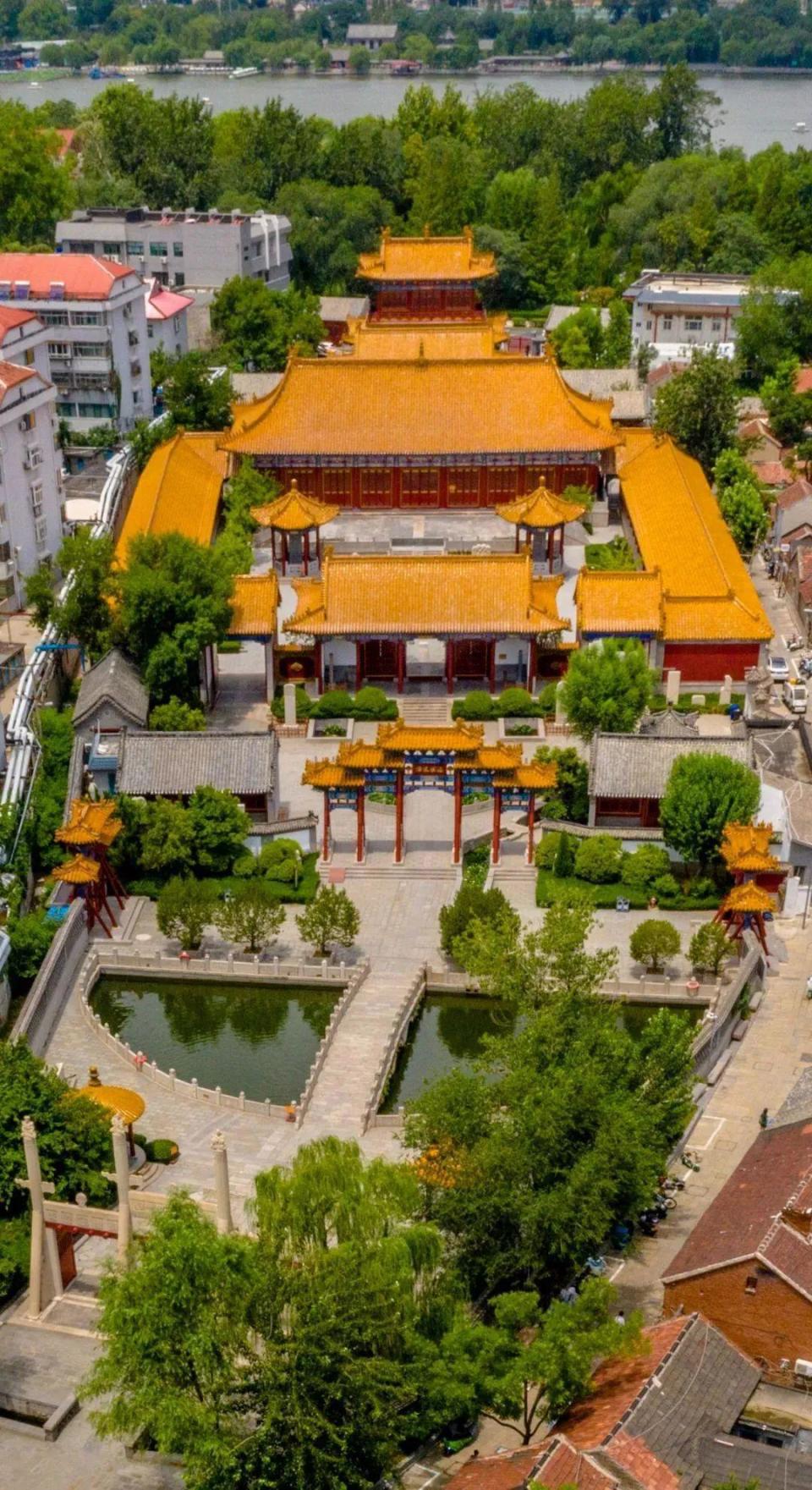 A scenic view of Jining Zengmiao