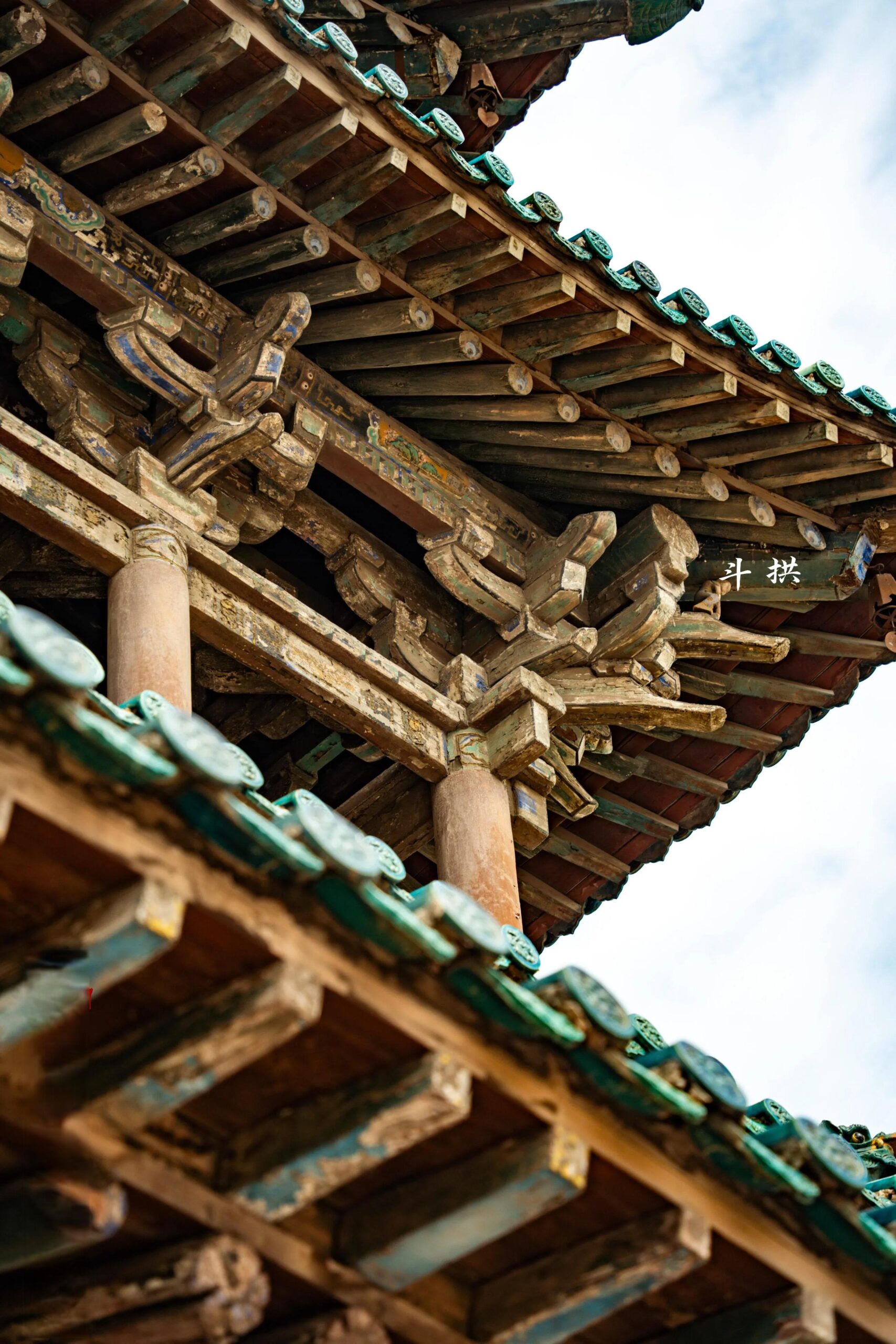 A scenic view of Jinzhong Qixian Zhenhe Lou