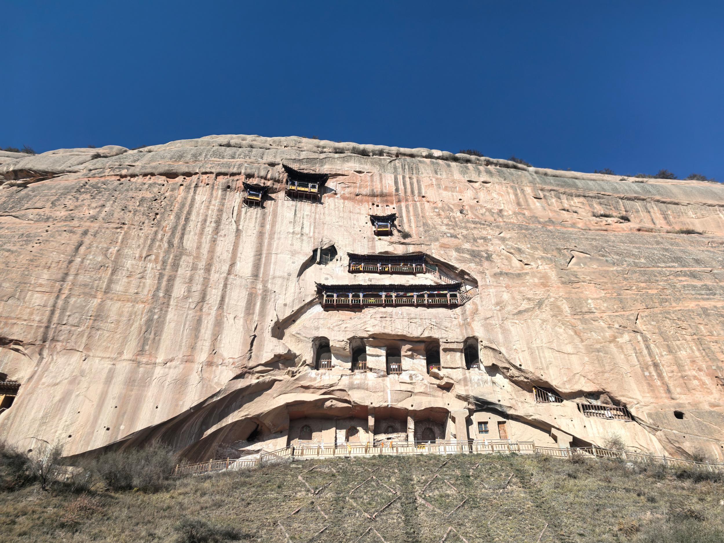 A scenic view of Jinzhong Shima Temple Grottoes