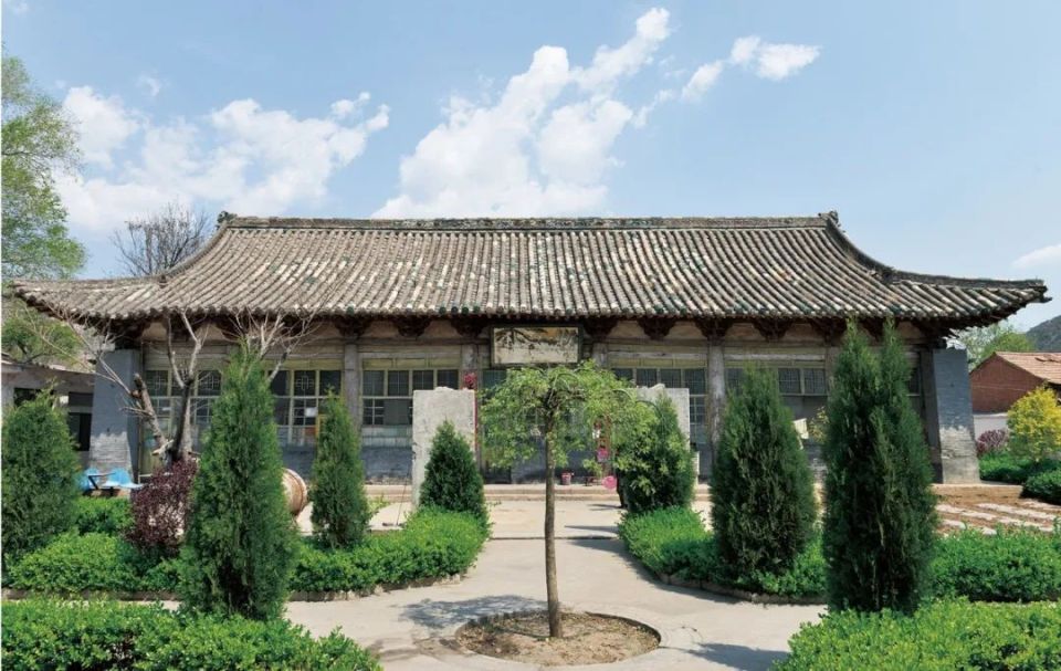 A scenic view of Jinzhong Siping Puzhao Temple Hall