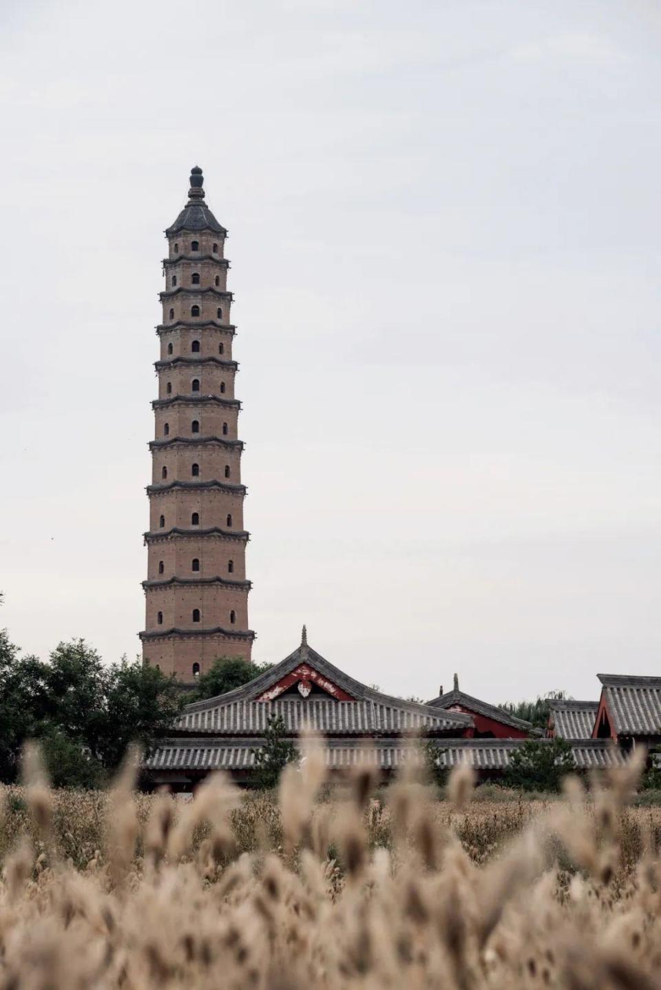 A scenic view of Jinzhong Taiheyan Pailou