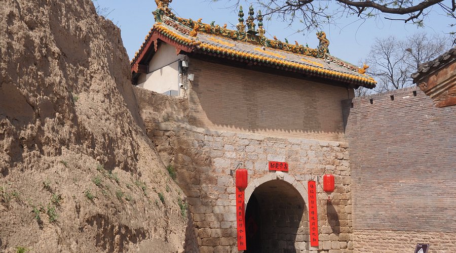 A scenic view of Jinzhong Zhangbi Castle