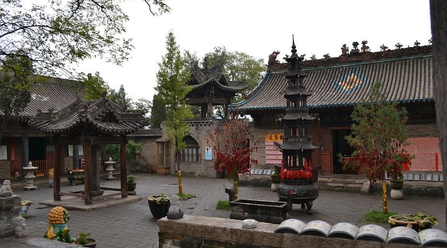 A scenic view of Jinzhong Zishou Temple