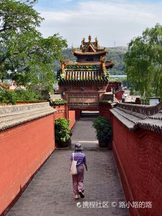 A scenic view of Jinzhong Zishou Temple