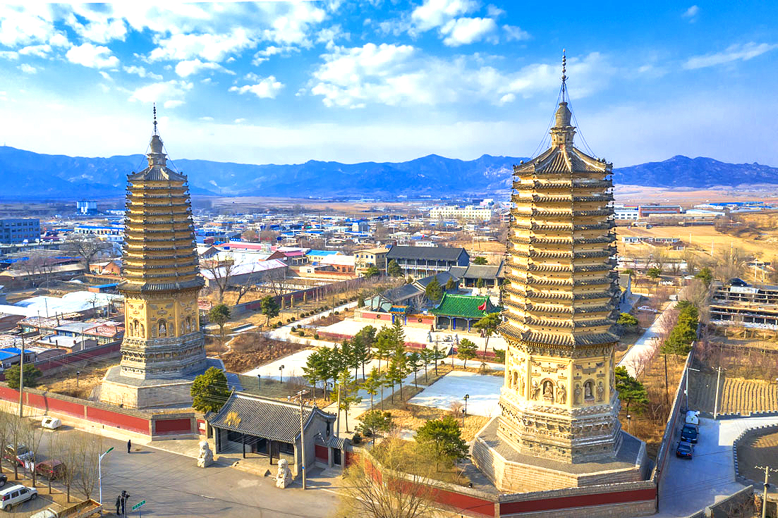 A scenic view of Jinzhou Chongxingsi Shuangta
