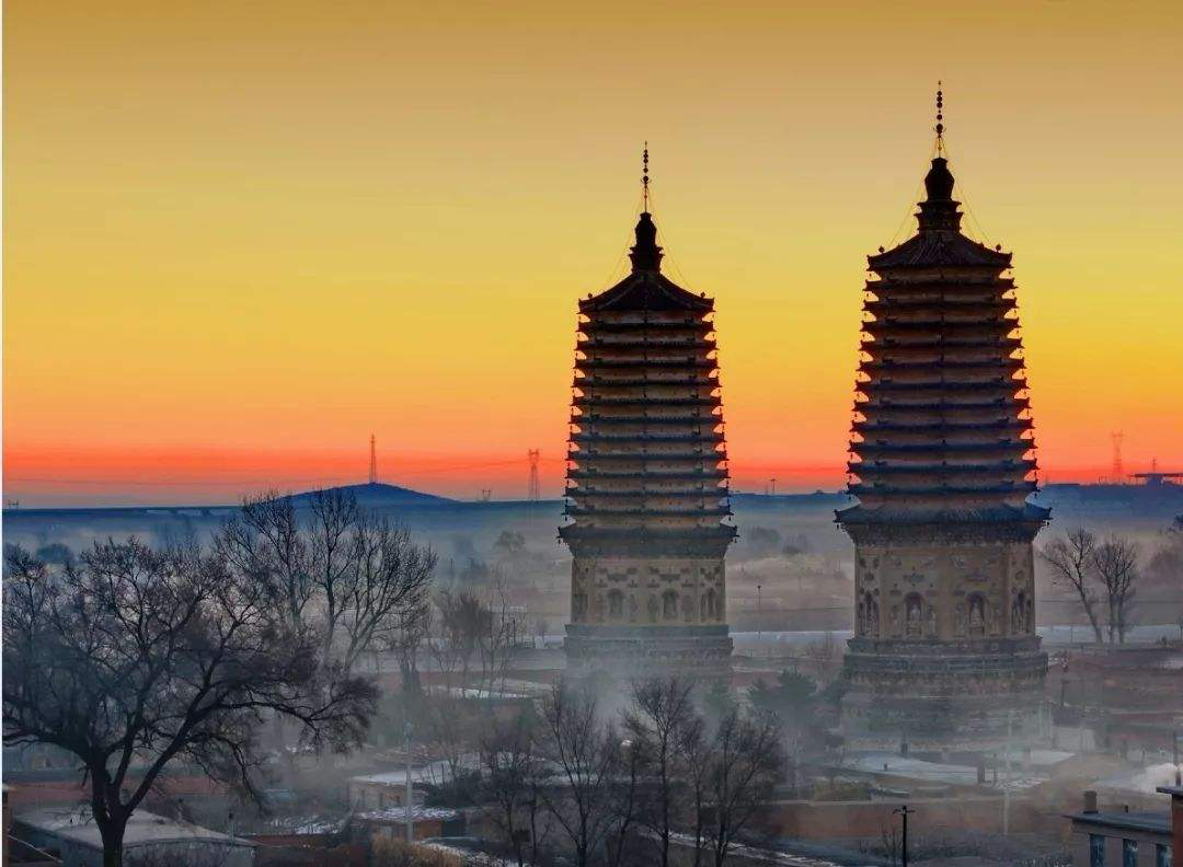 A scenic view of Jinzhou Chongxingsi Shuangta