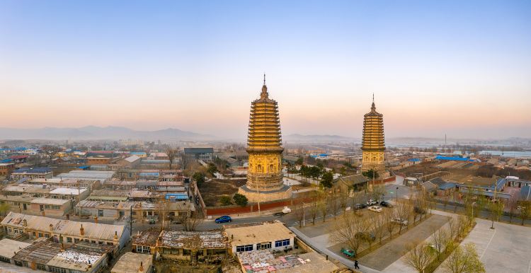 A scenic view of Jinzhou Chongxingsi Shuangta