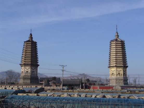 A scenic view of Jinzhou Chongxingsi Shuangta
