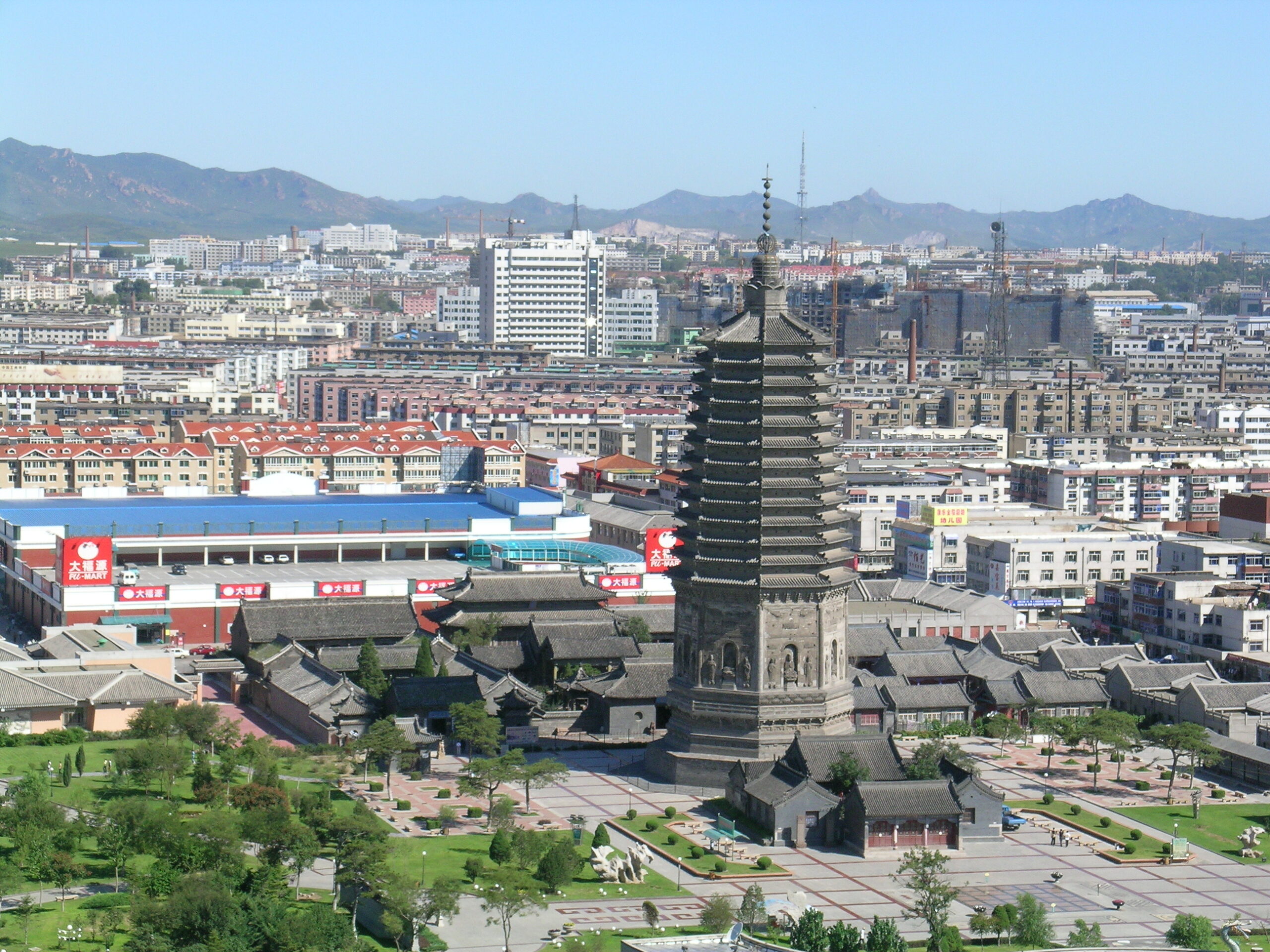 A scenic view of Jinzhou Guangjisi Gujianzhuqun