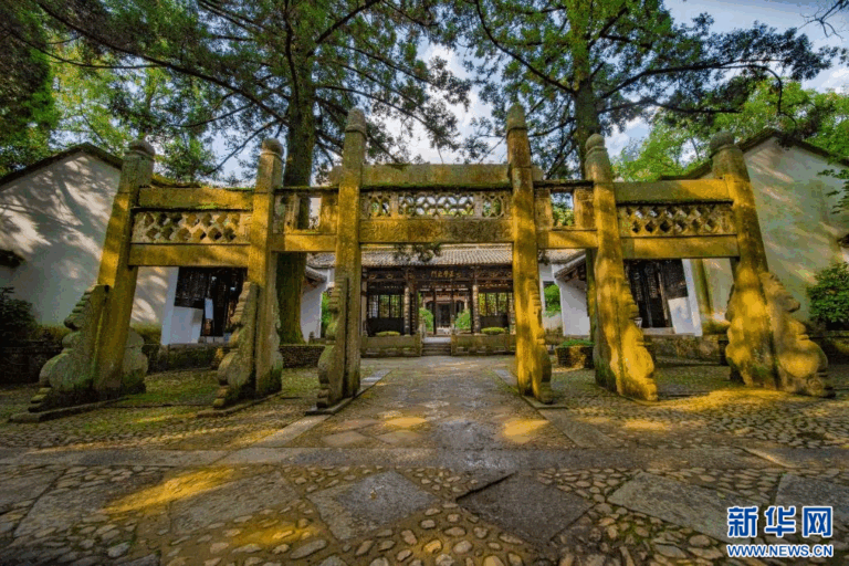 Unwind at Jiujiang Bailu Shuyuan: The Perfect Retreat in Jiangxi’s Scenic Landscape