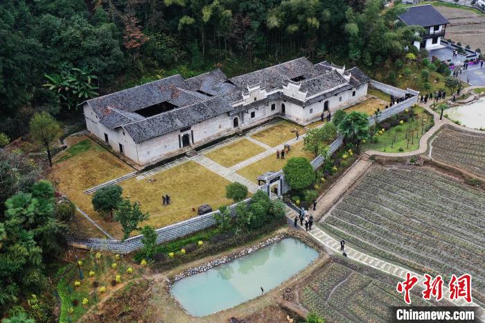 A scenic view of Jiujiang Chenbaozhen Chensanli Guju