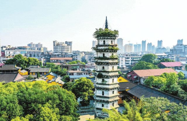 A scenic view of Jiujiang Dashengta