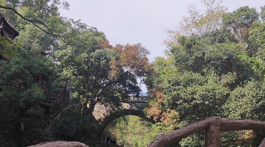 A scenic view of Jiujiang Guanyinqiao