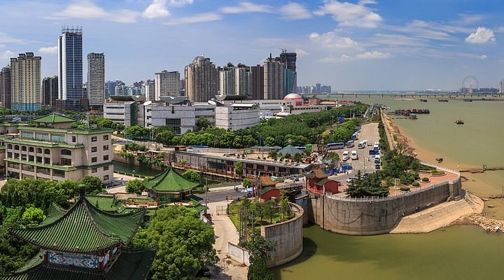 A scenic view of Jiujiang Guanyinqiao