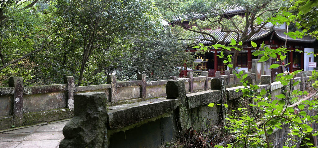 A scenic view of Jiujiang Guanyinqiao