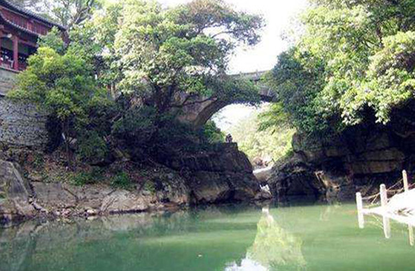 A scenic view of Jiujiang Guanyinqiao