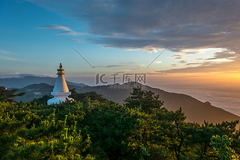 A scenic view of Jiujiang Lushan Yubeiting