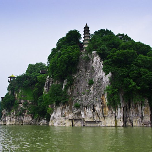 A scenic view of Jiujiang Shizhongshan Gujianzhu Shike