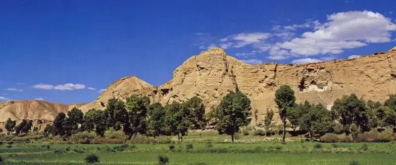 A scenic view of Jiuquan Changma Shiku