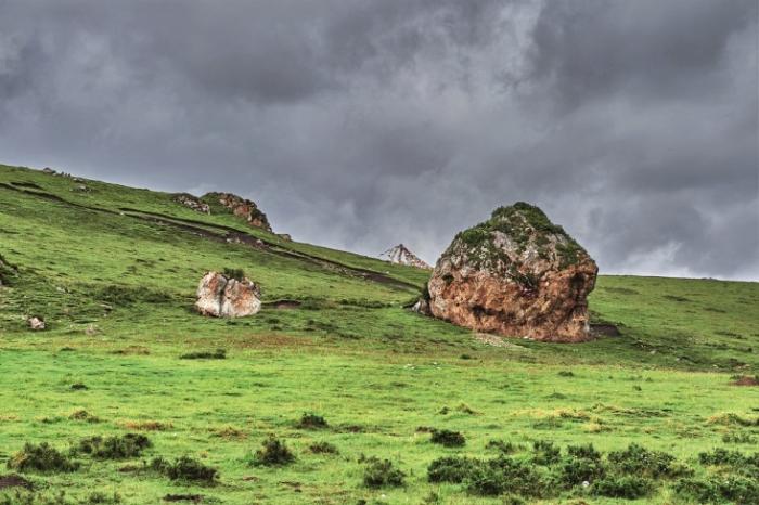 A scenic view of Jiuquan Mazongshan Yukuan Yizhi