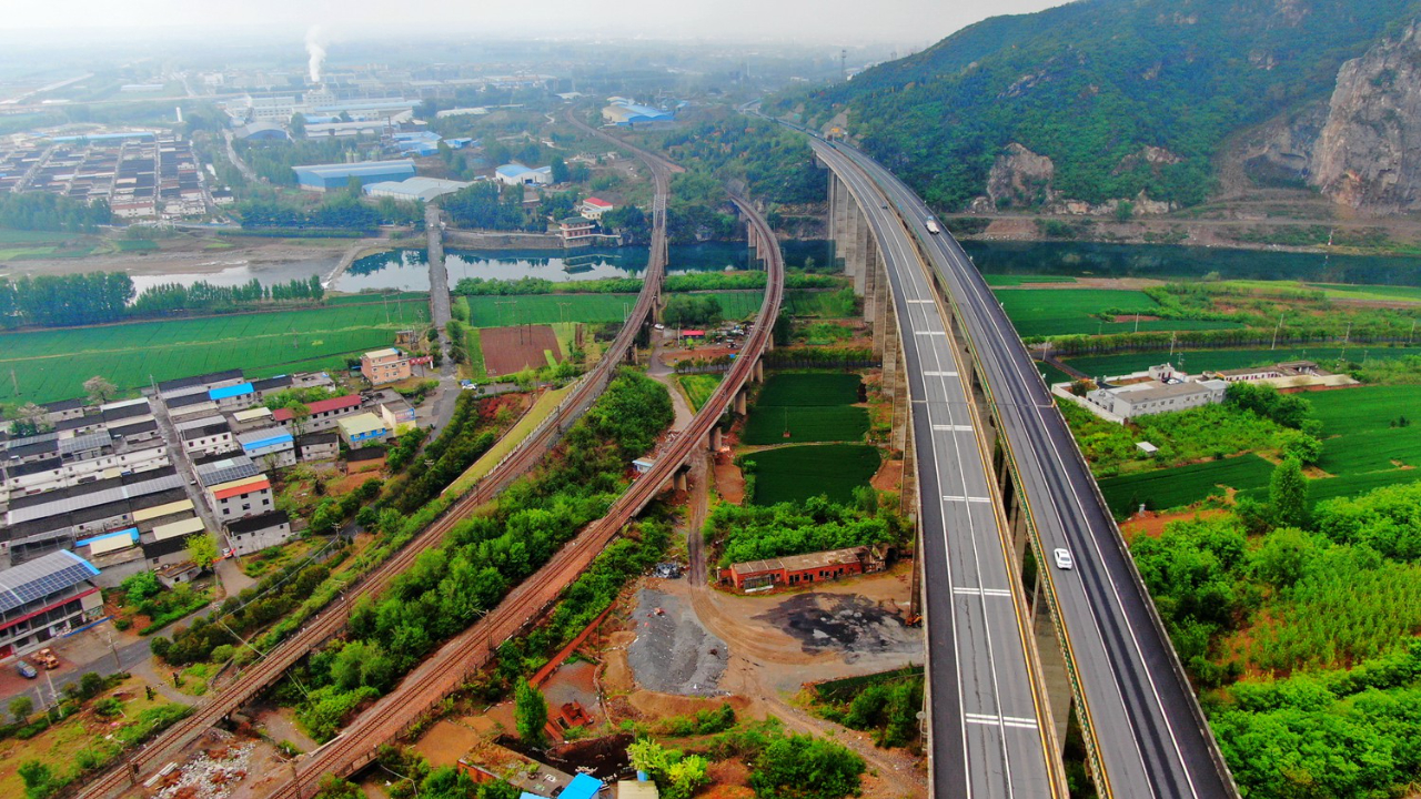 A scenic view of Jiyuan Wulongkougudaishuilishishi