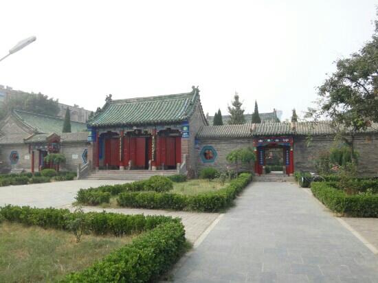 A scenic view of Kaifeng Dongdasi