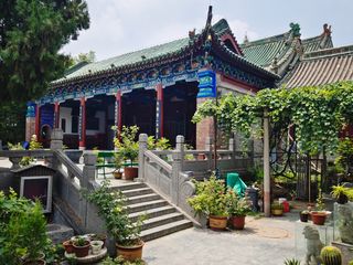 A scenic view of Kaifeng Dongdasi
