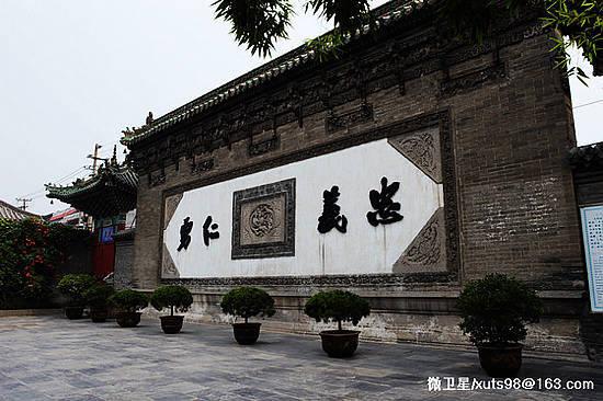 A scenic view of Kaifeng Shanshan'Ganhuiguan