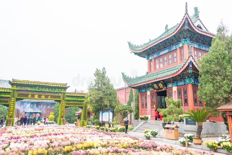 A scenic view of Kaifeng Xiangguosi