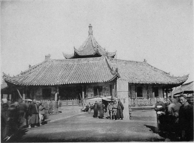 A scenic view of Kaifeng Xiangguosi