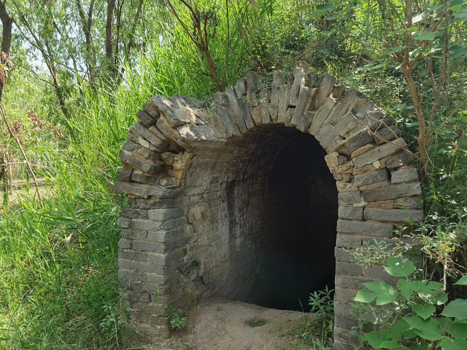 A scenic view of Kaifeng Xinglongzhuanghuochezhanzhanshejiuzhi