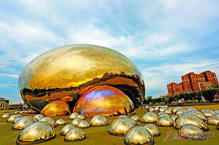 A scenic view of Karamay Xinjiang Diyikou Youjing
