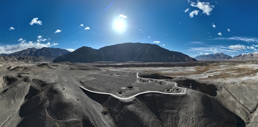 A scenic view of Kashgar Jierzankale Mudi