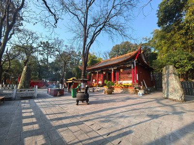 A scenic view of Kunming Caoxisi